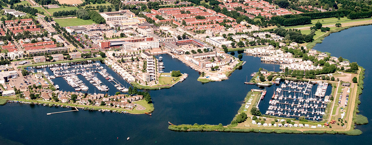 Luchtfoto van Jachthaven Wolderwijd in Zeewolde